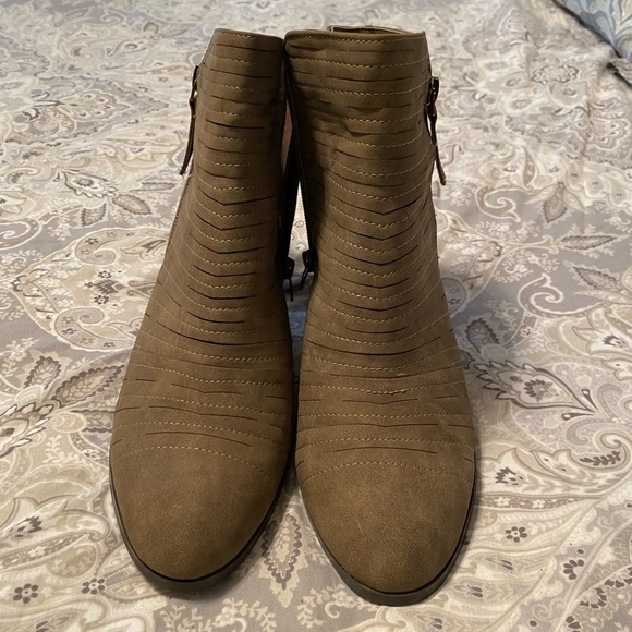 Women’s Justfab Booties - Picture 1 of 3